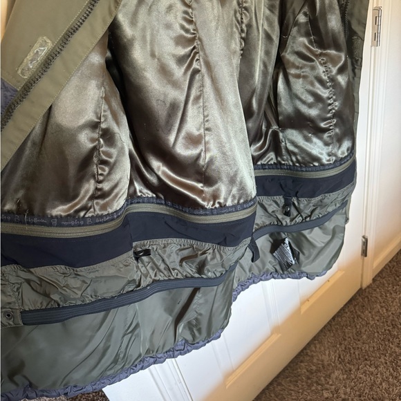 B by Burton Reese Parka - Women’s Jacket size Lg Dryride - Picture 12 of 13